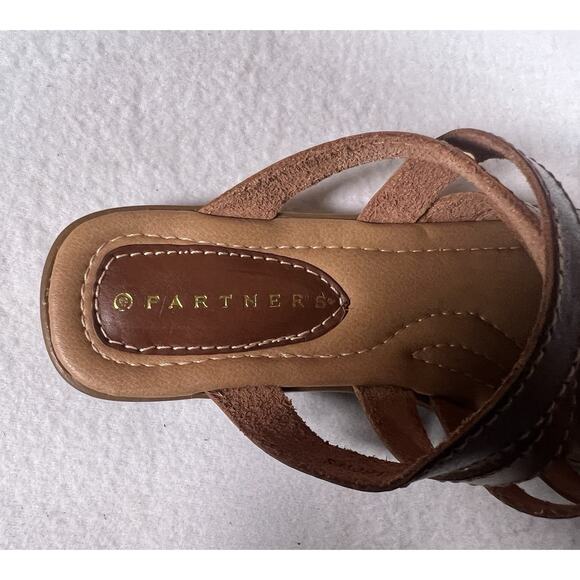 Partners Brown Leather Strappy‎ Slip On Sandals ~ Size 6 1/2 Medium - Picture 4 of 6